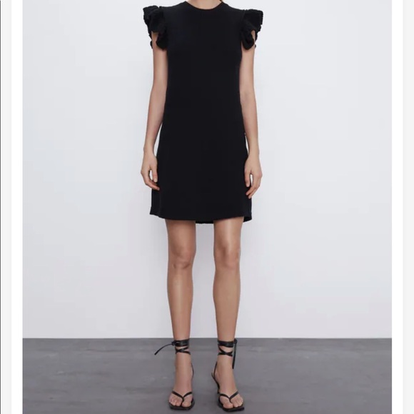 Zara Dresses & Skirts - Zara ruffled knot dress M